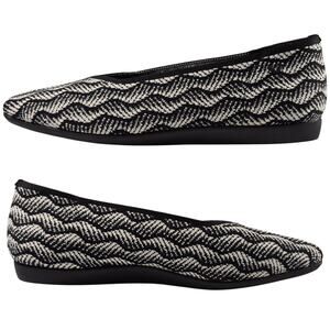 Vivaia Black White Margot Walker Square Toe V Cut Flats 43 US 10 1/2 NEW
